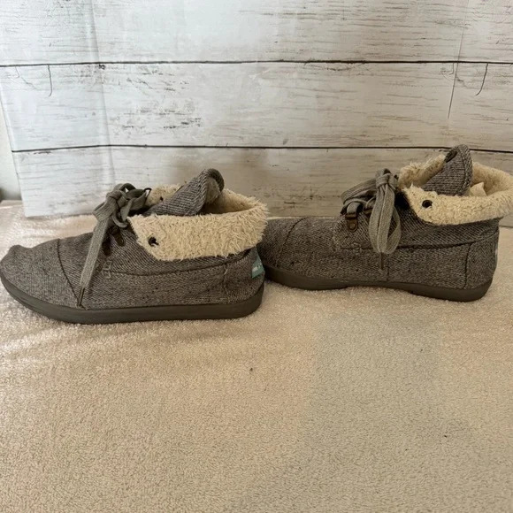 Vintage Toms Shearling Boots - Picture 3 of 7